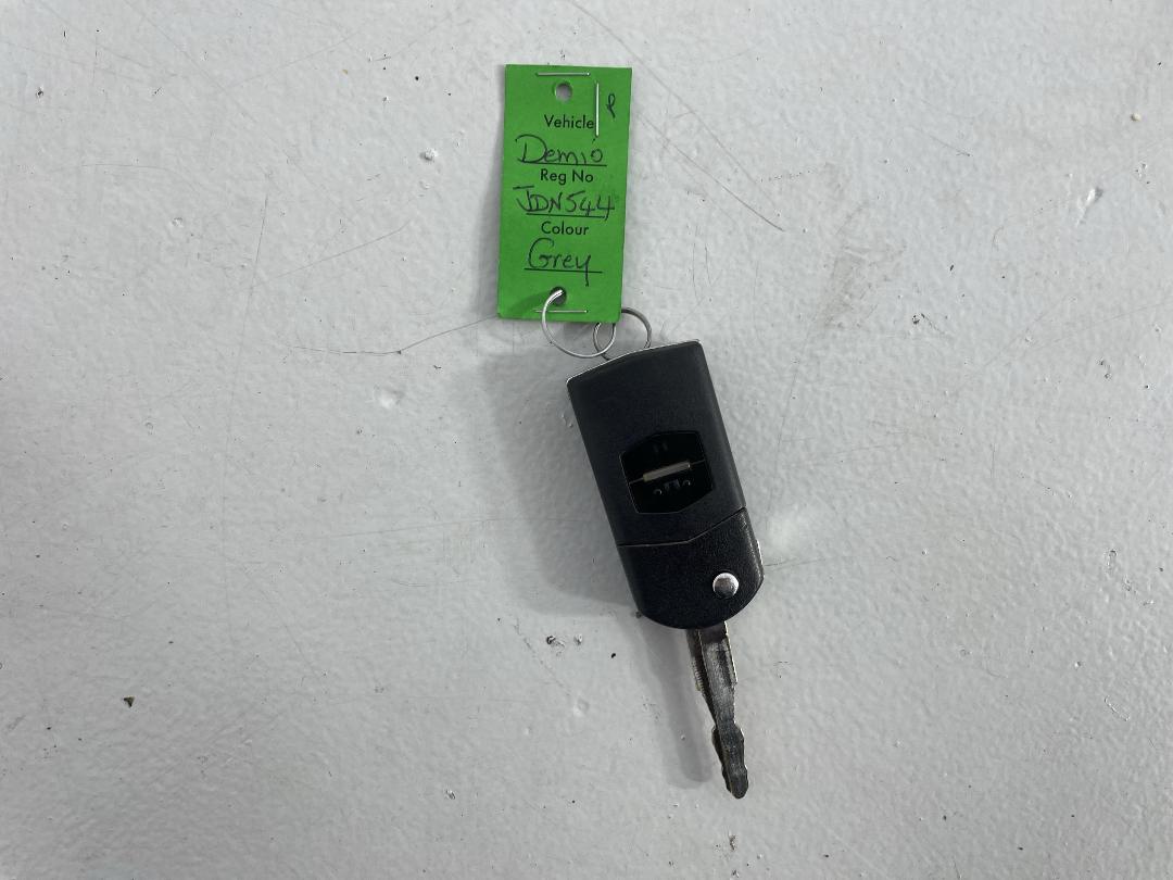 Photo '22' of Mazda Demio