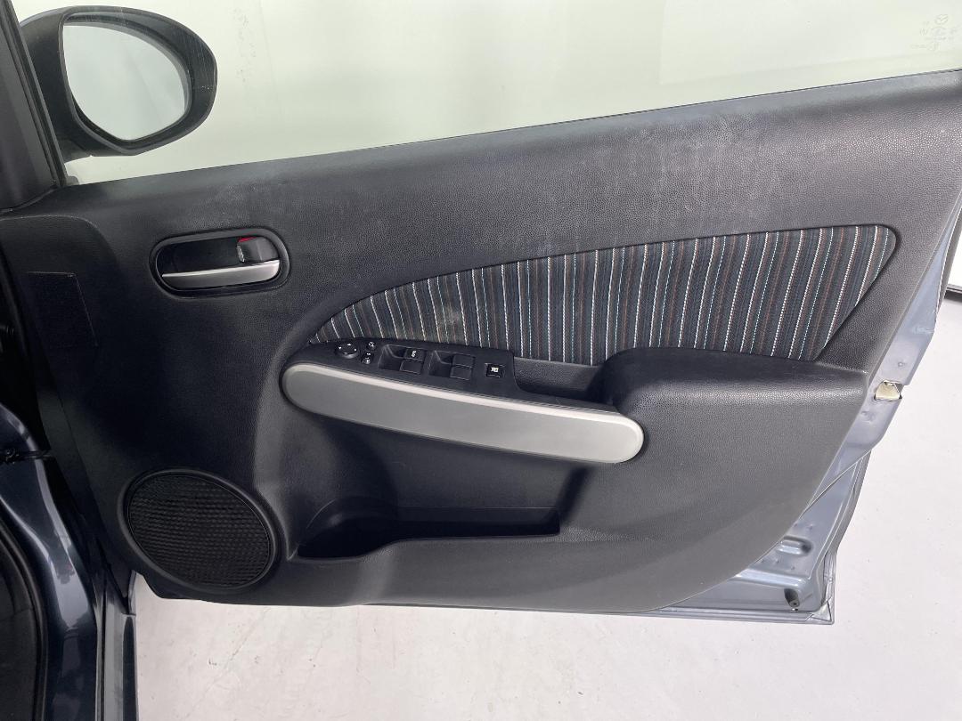 Photo '15' of Mazda Demio