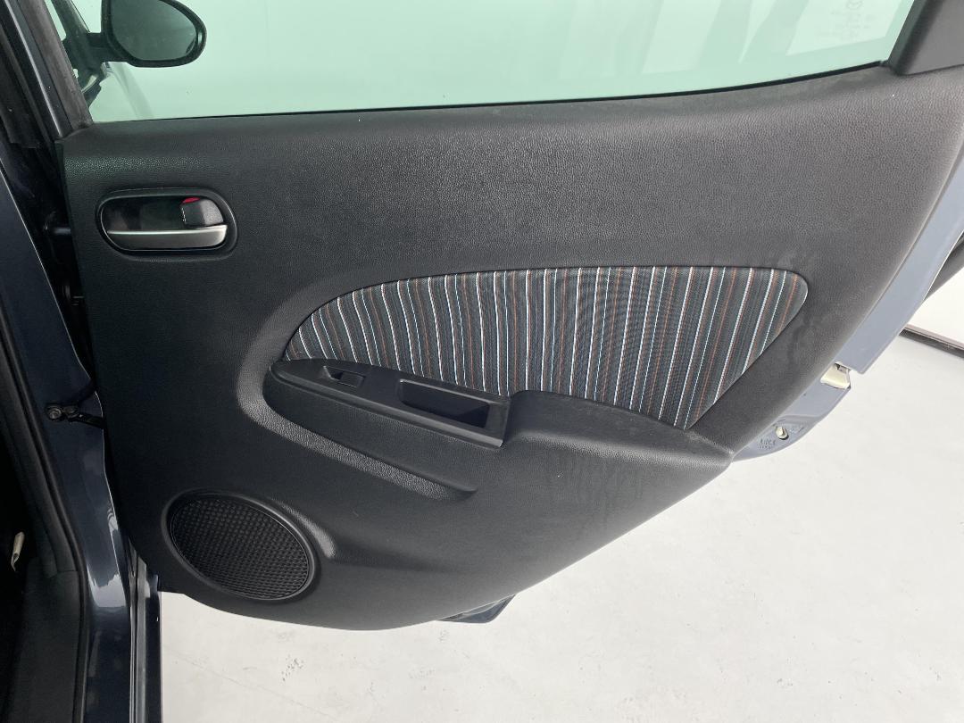 Photo '19' of Mazda Demio