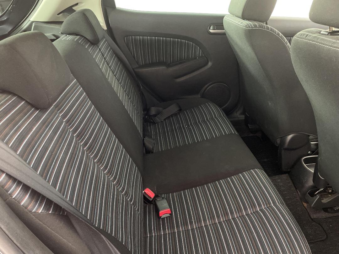 Photo '20' of Mazda Demio