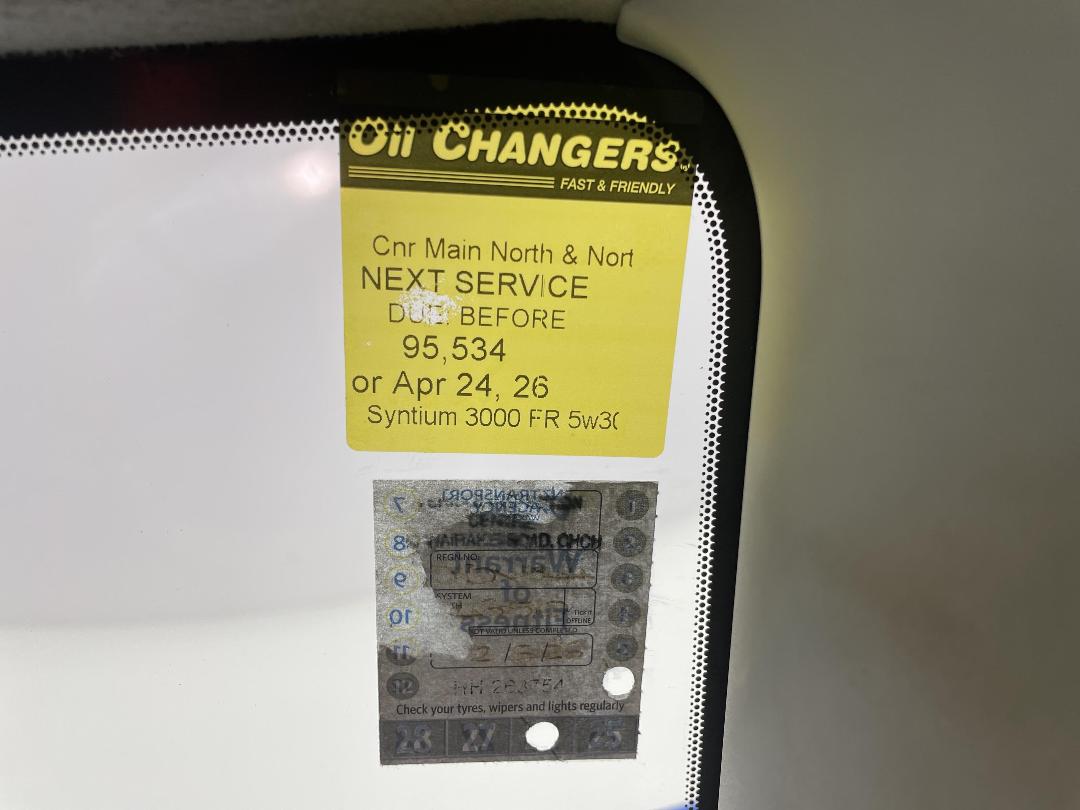 Photo '23' of Mazda Demio