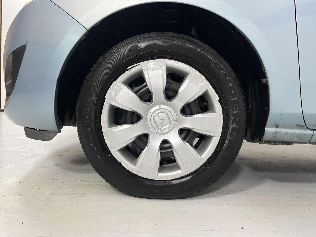 Photo '10' of Mazda Demio