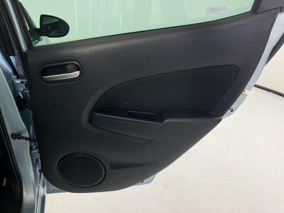 Photo '19' of Mazda Demio