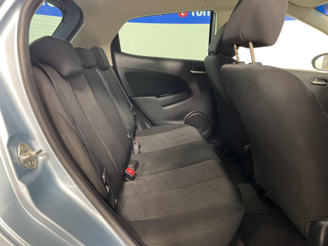 Photo '20' of Mazda Demio