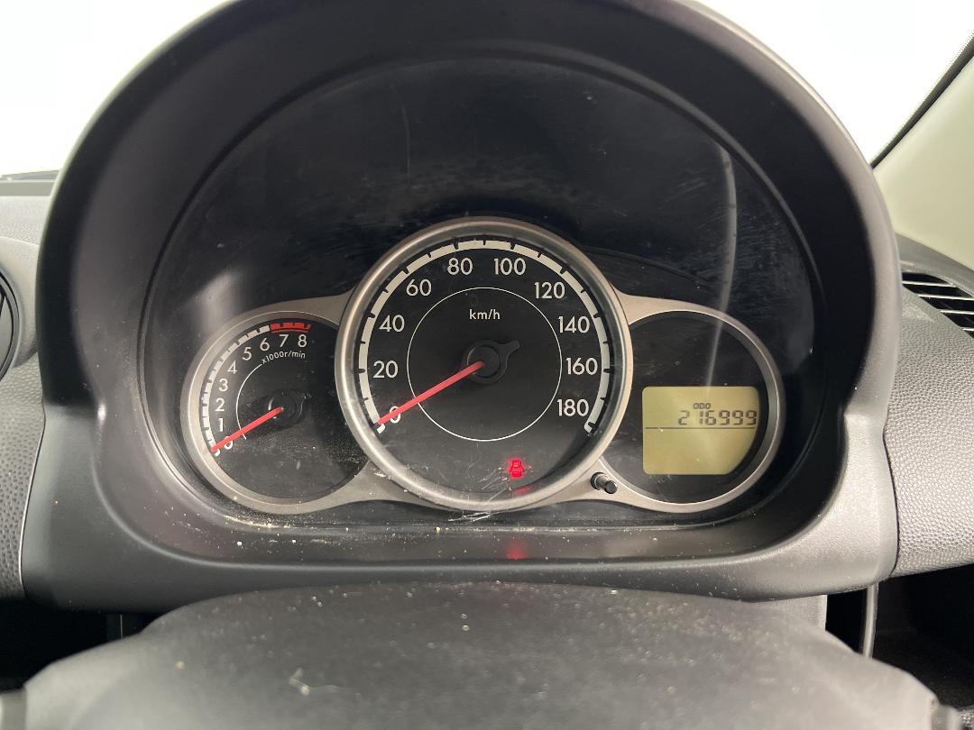 Photo '21' of Mazda Demio