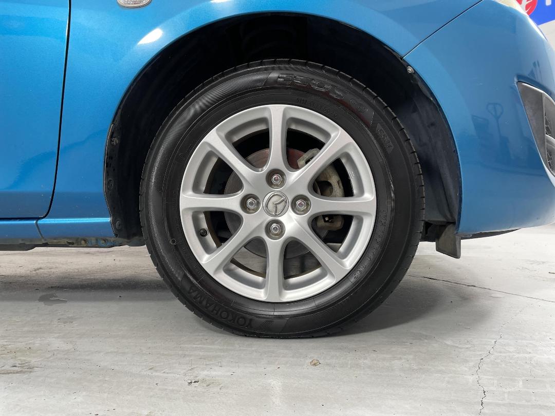 Photo '9' of Mazda Demio Photo '9' of Mazda Demio