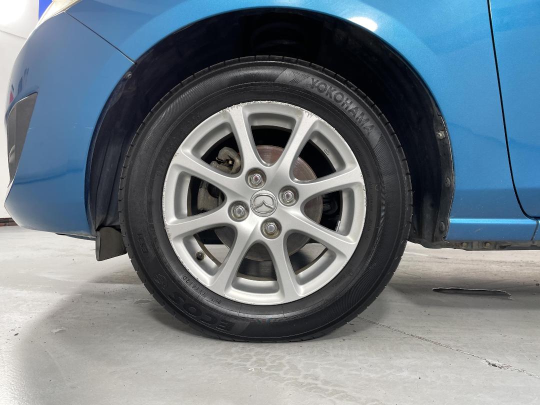 Photo '10' of Mazda Demio Photo '10' of Mazda Demio