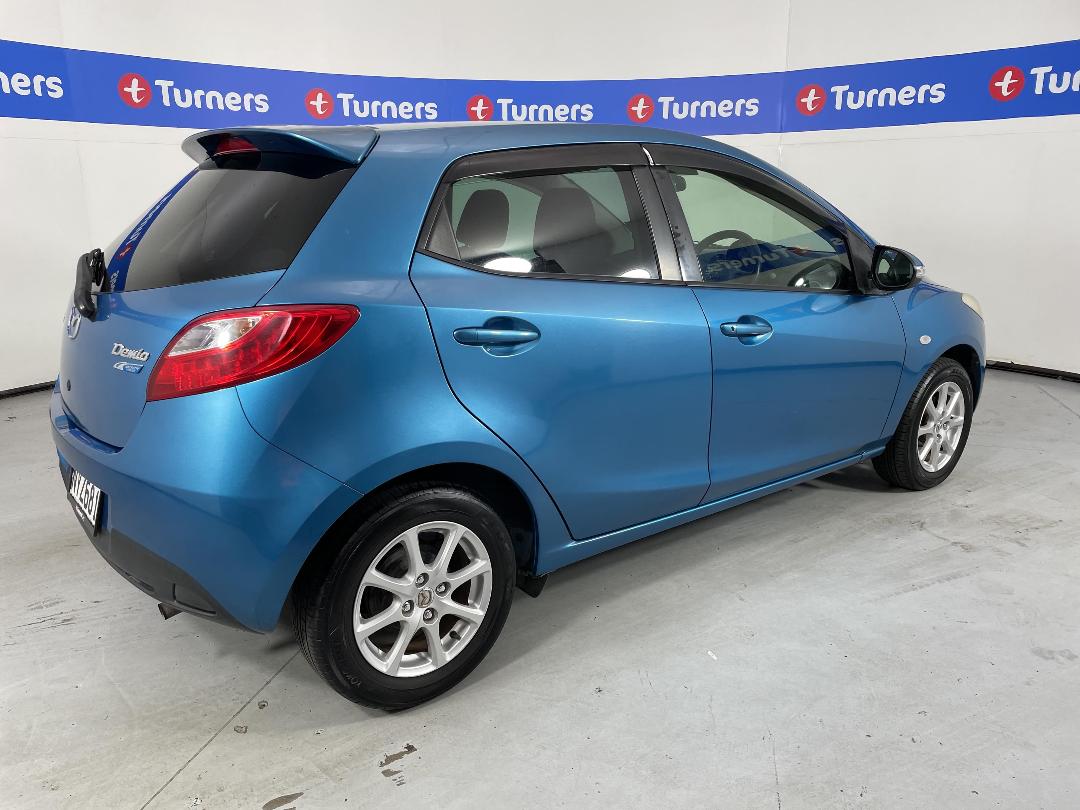 Photo '7' of Mazda Demio Photo '7' of Mazda Demio