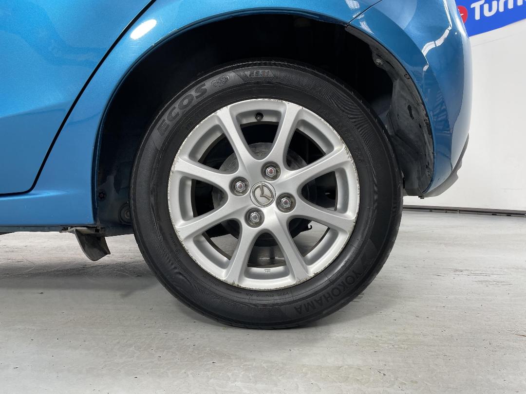 Photo '11' of Mazda Demio Photo '11' of Mazda Demio