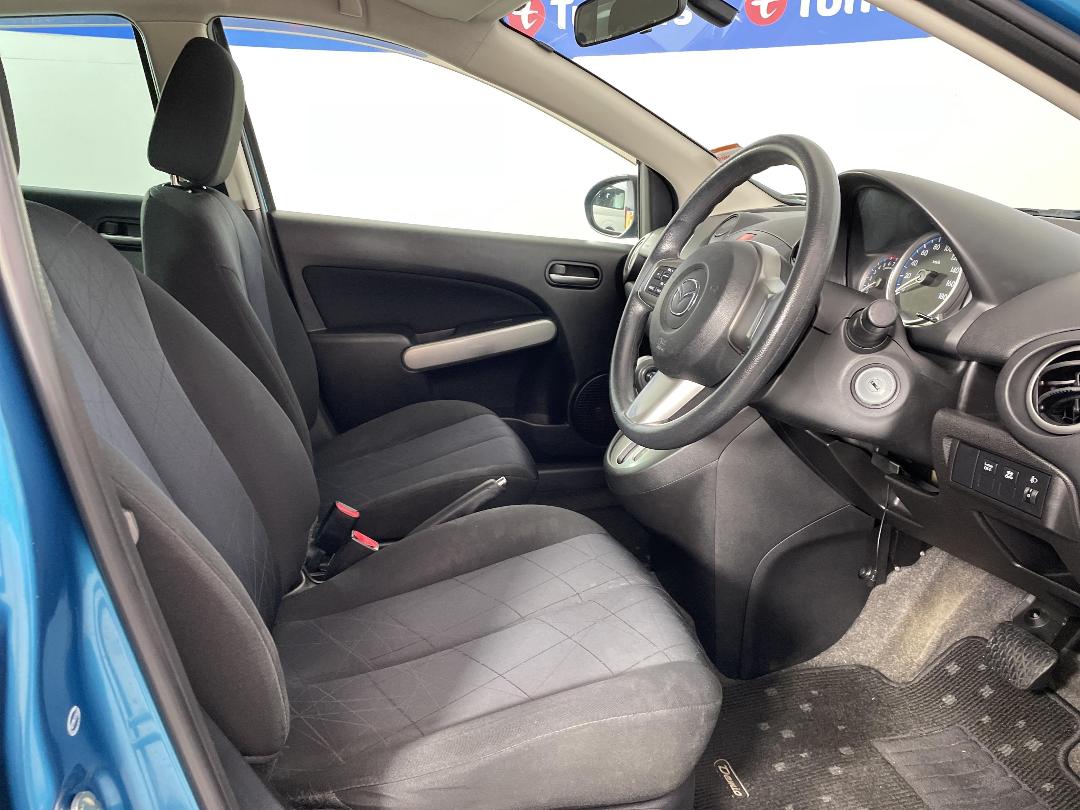 Photo '16' of Mazda Demio Photo '16' of Mazda Demio