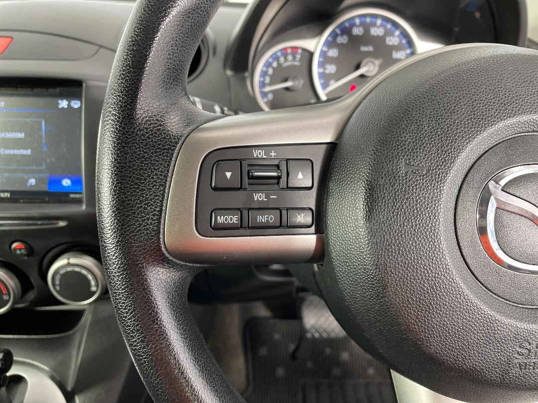 Photo '26' of Mazda Demio Photo '26' of Mazda Demio