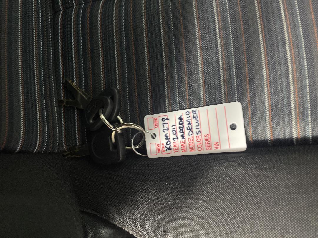 Photo '22' of Mazda Demio