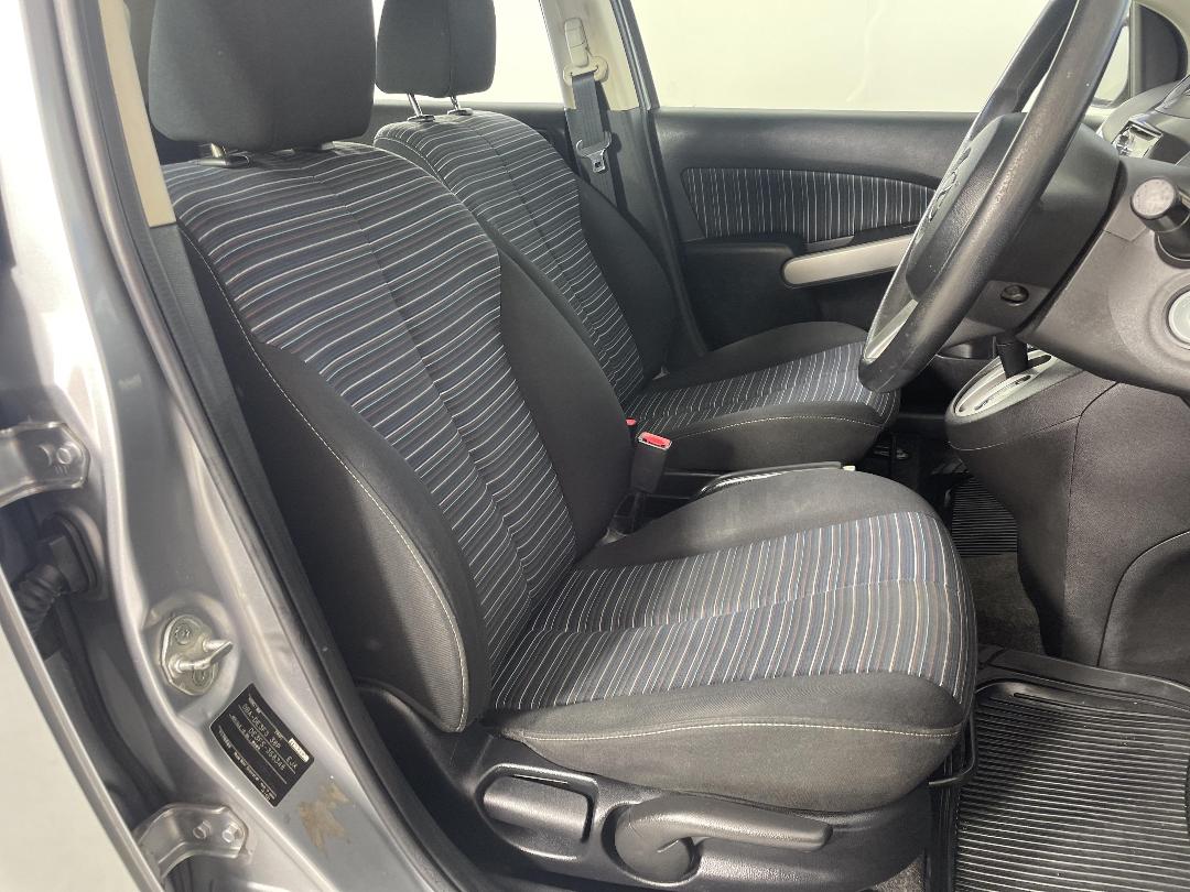 Photo '16' of Mazda Demio