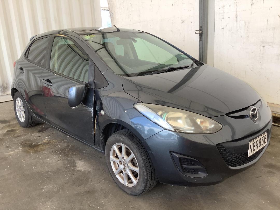 Photo '2' of Mazda Demio Photo '2' of Mazda Demio