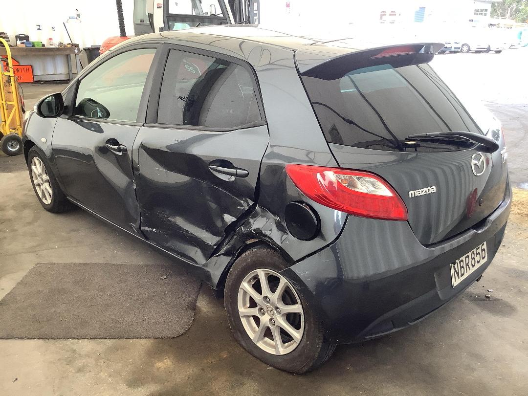 Photo '5' of Mazda Demio Photo '5' of Mazda Demio