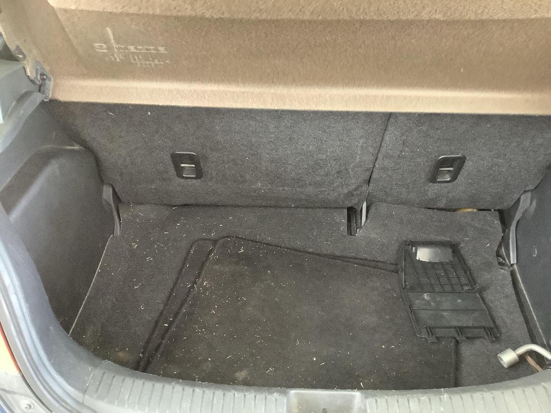 Photo '8' of Mazda Demio Photo '8' of Mazda Demio