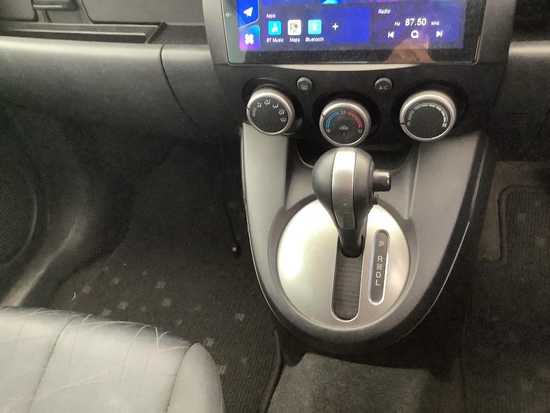 Photo '16' of Mazda Demio Photo '16' of Mazda Demio