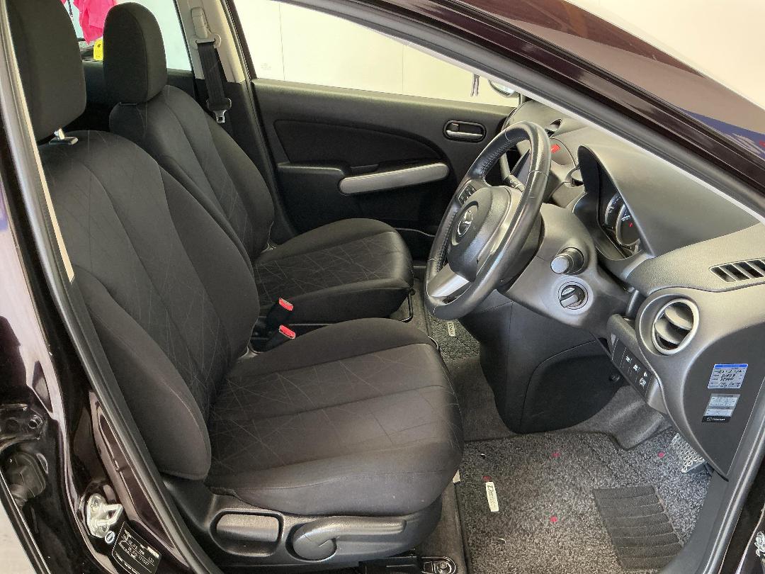 Photo '16' of Mazda Demio