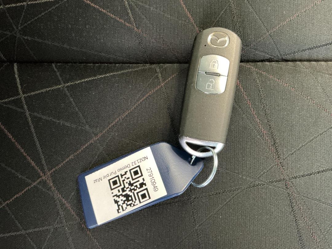 Photo '22' of Mazda Demio