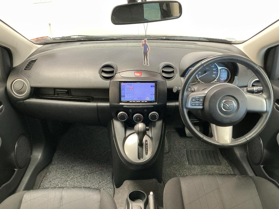 Photo '17' of Mazda Demio