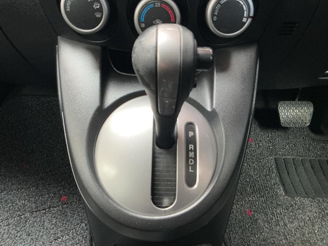 Photo '23' of Mazda Demio