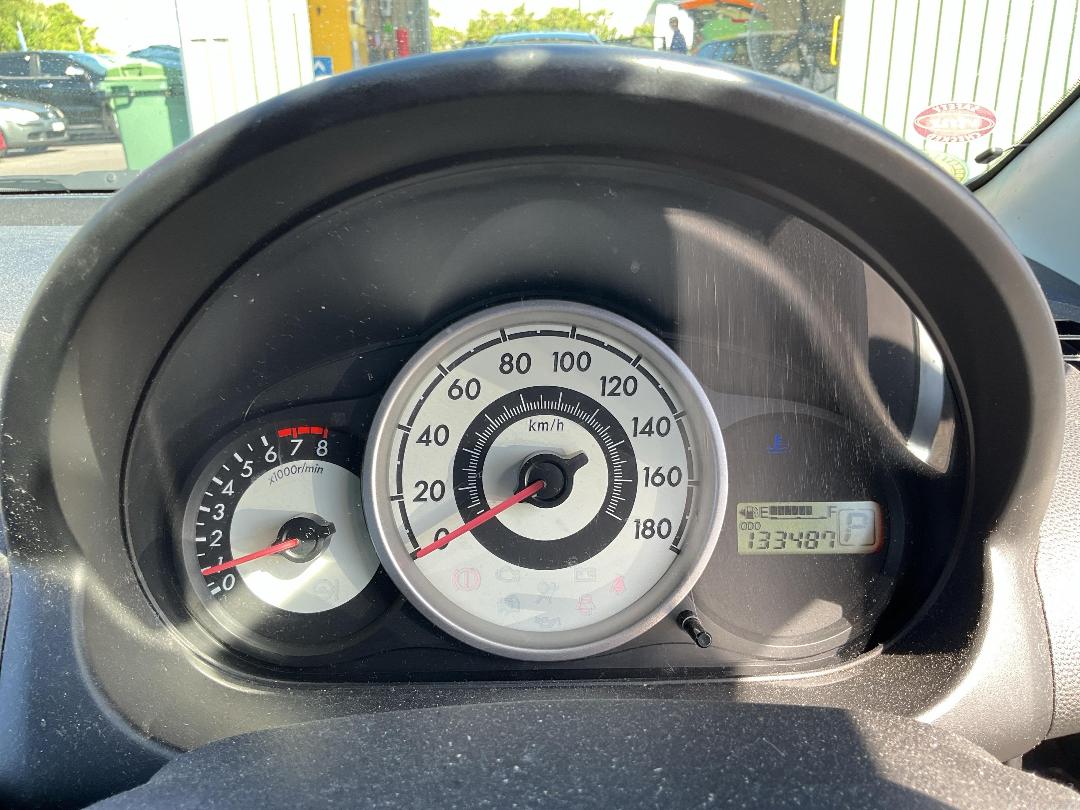 Photo '8' of Mazda Demio