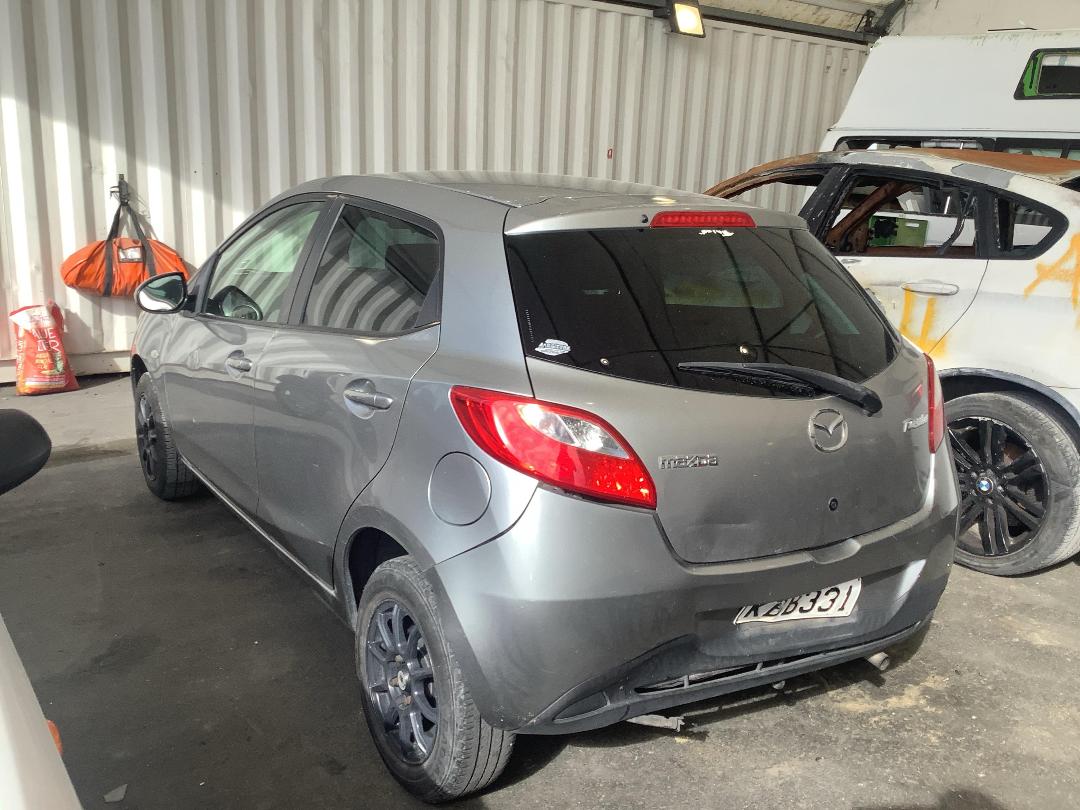 Photo '4' of Mazda Demio