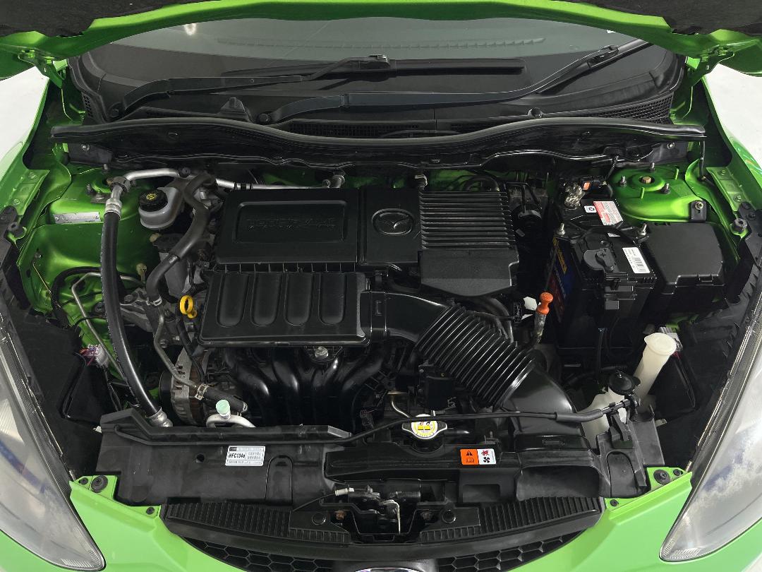 Photo '13' of Mazda Demio