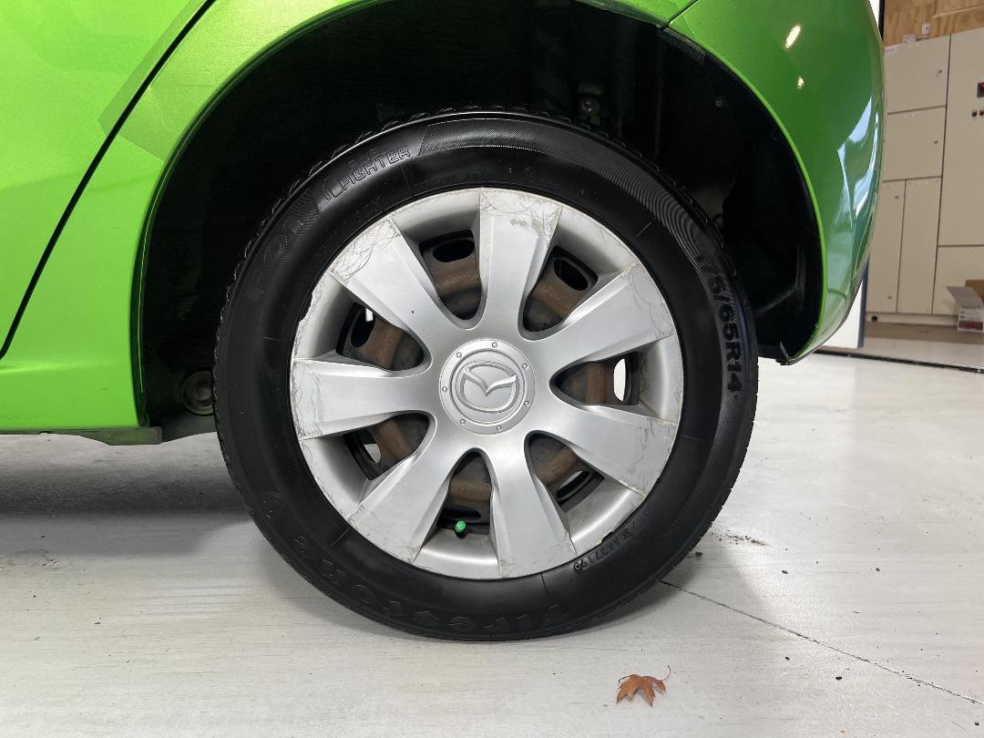 Photo '11' of Mazda Demio