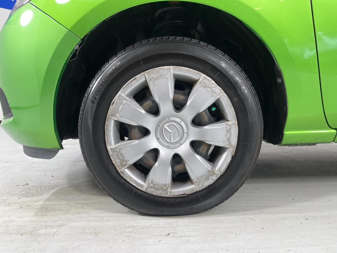 Photo '10' of Mazda Demio