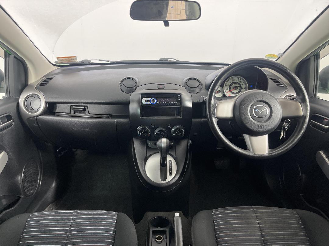 Photo '17' of Mazda Demio