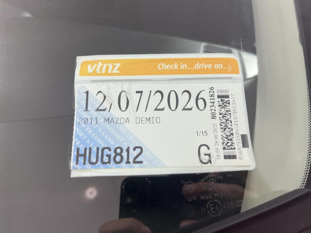 Photo '24' of Mazda Demio