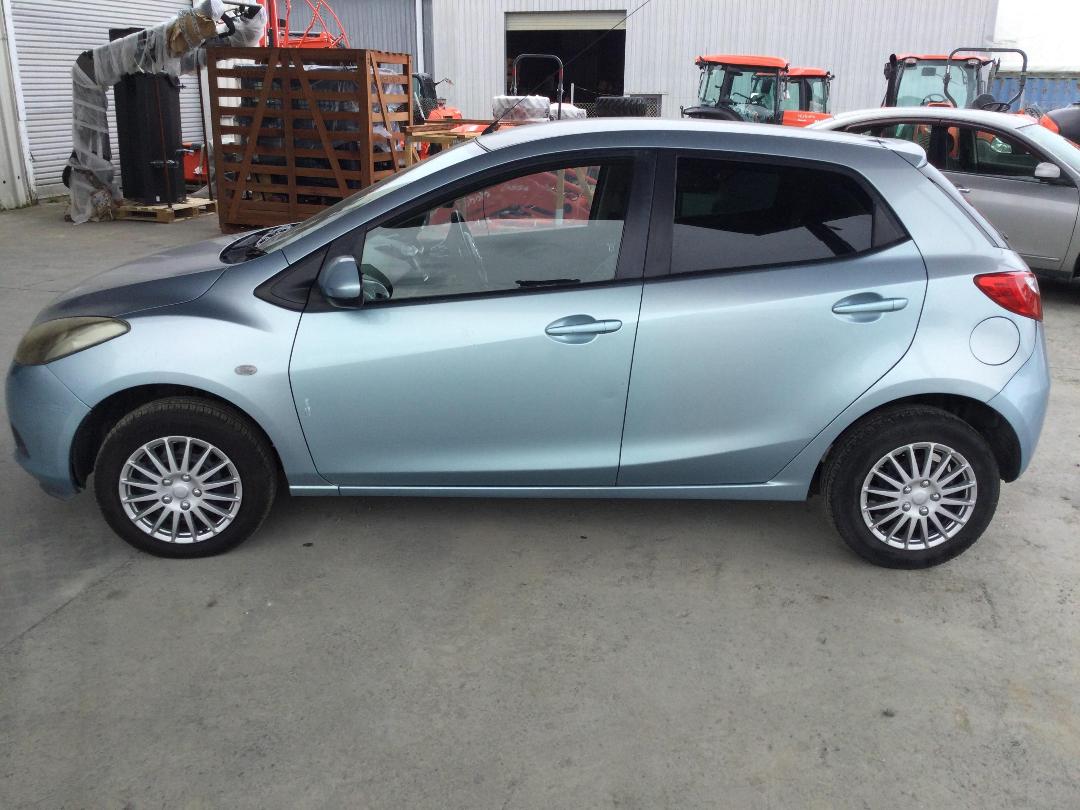 Photo '4' of Mazda Demio