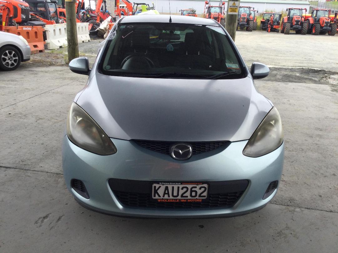 Photo '2' of Mazda Demio