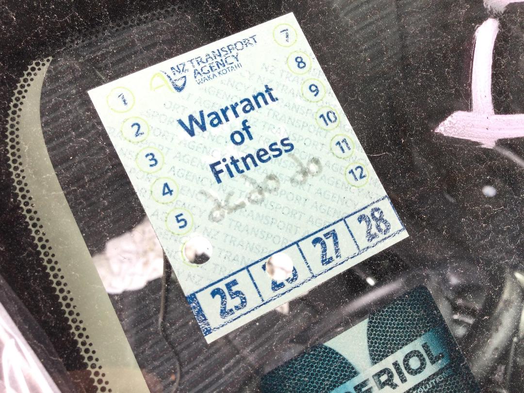 Photo '18' of Mazda Demio