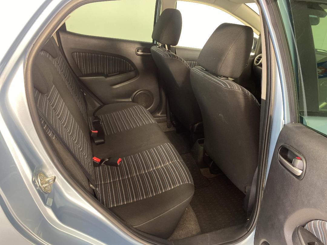 Photo '20' of Mazda Demio Photo '20' of Mazda Demio