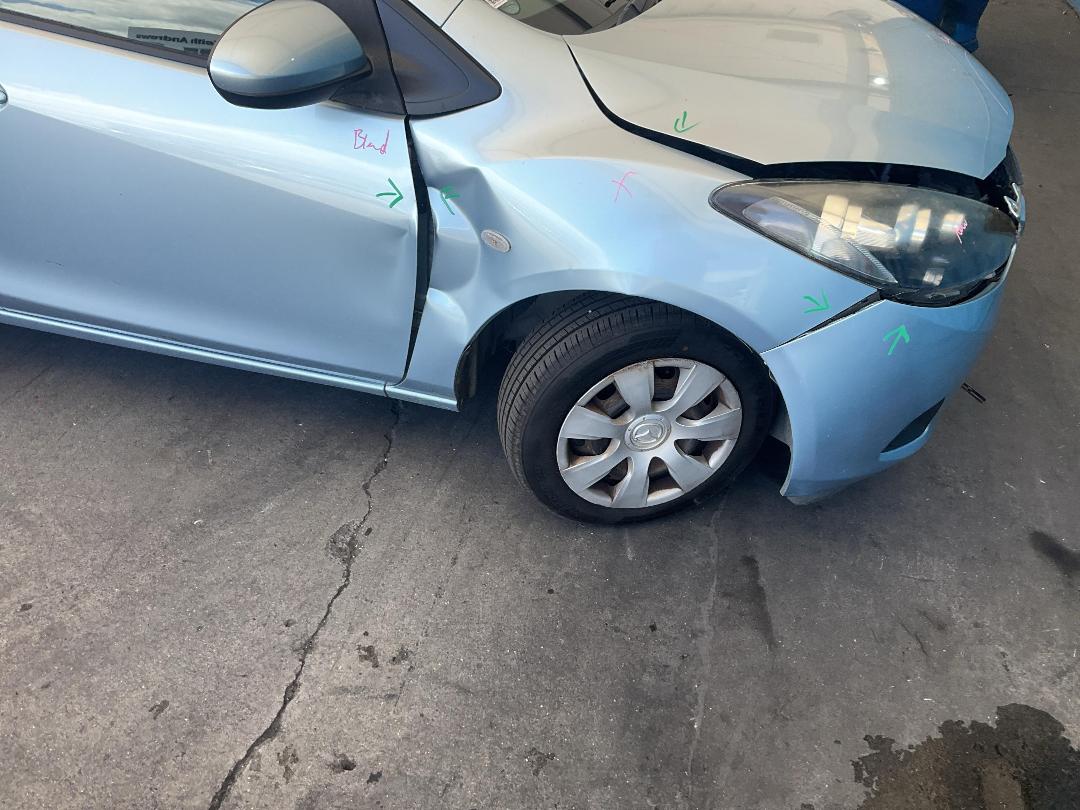 Photo '2' of Mazda Demio