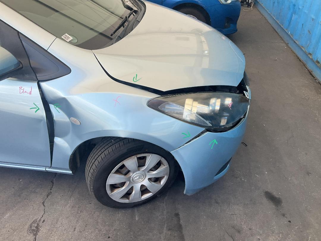 Photo '4' of Mazda Demio