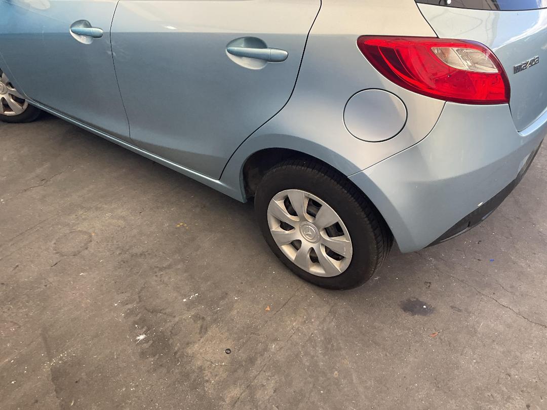 Photo '10' of Mazda Demio