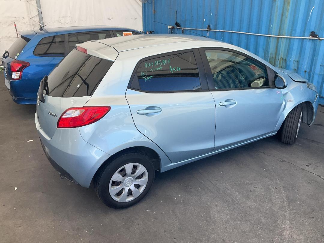 Photo '12' of Mazda Demio