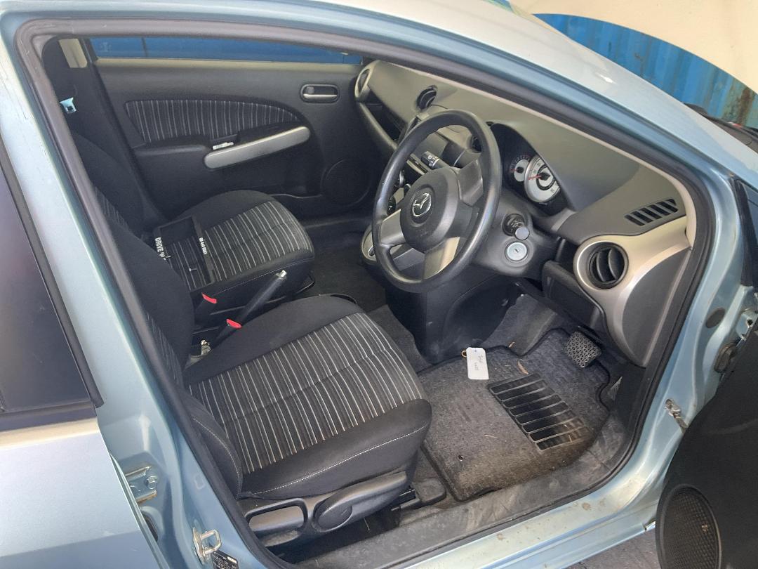 Photo '19' of Mazda Demio