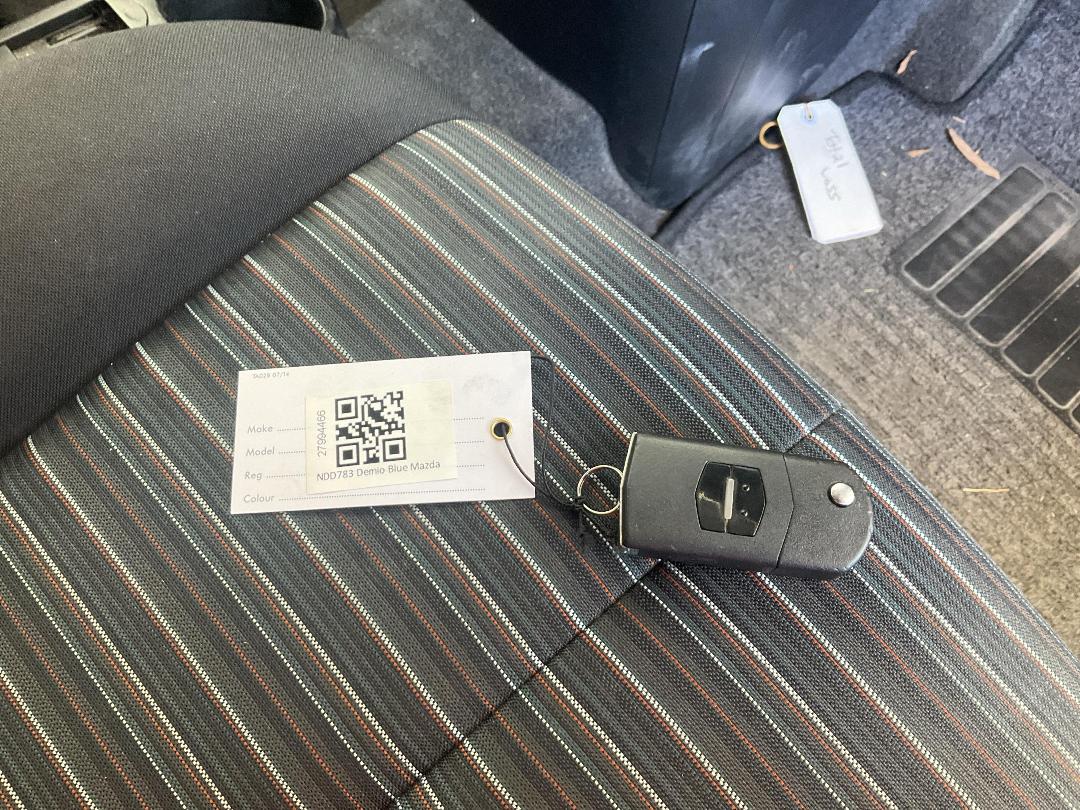 Photo '18' of Mazda Demio