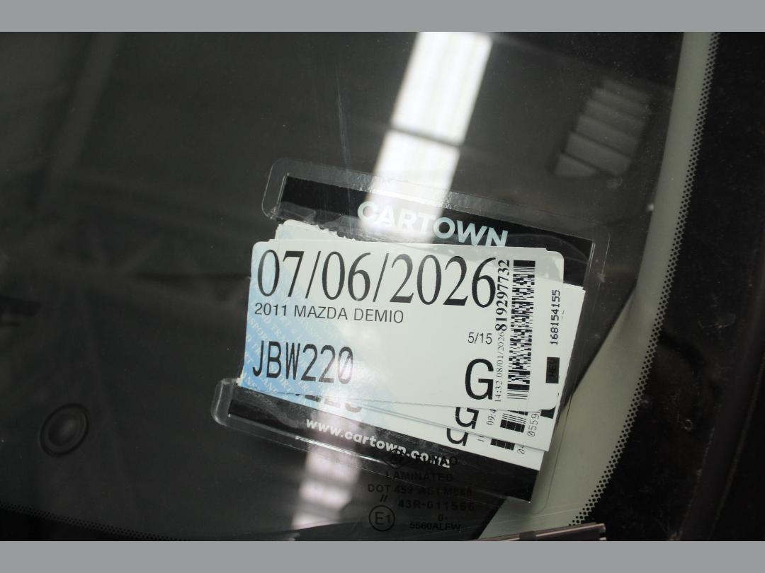 Photo '7' of Mazda Demio