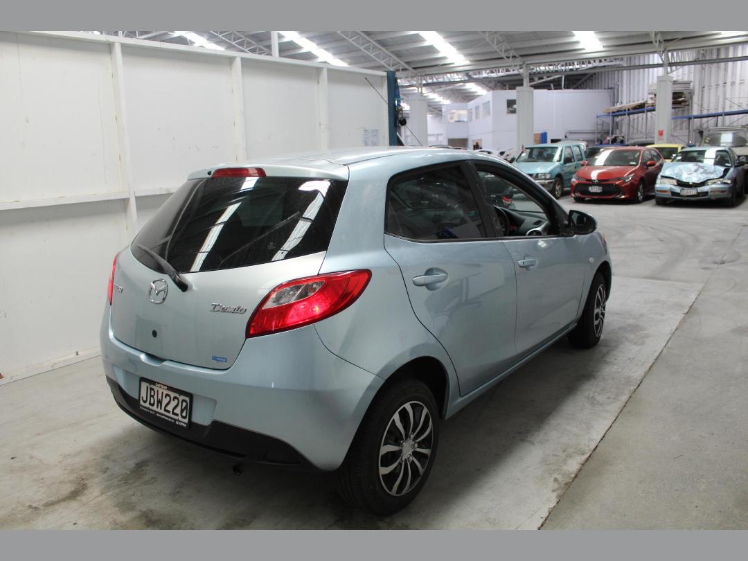 Photo '4' of Mazda Demio