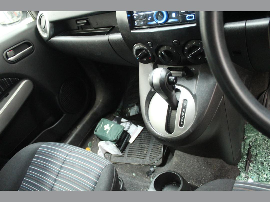 Photo '14' of Mazda Demio