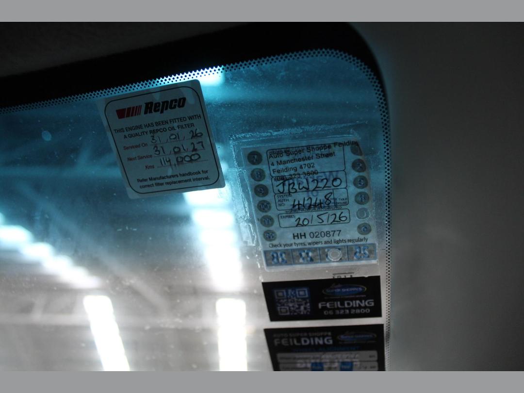 Photo '16' of Mazda Demio