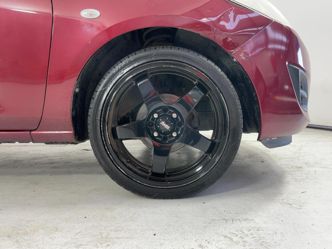 Photo '9' of Mazda Demio