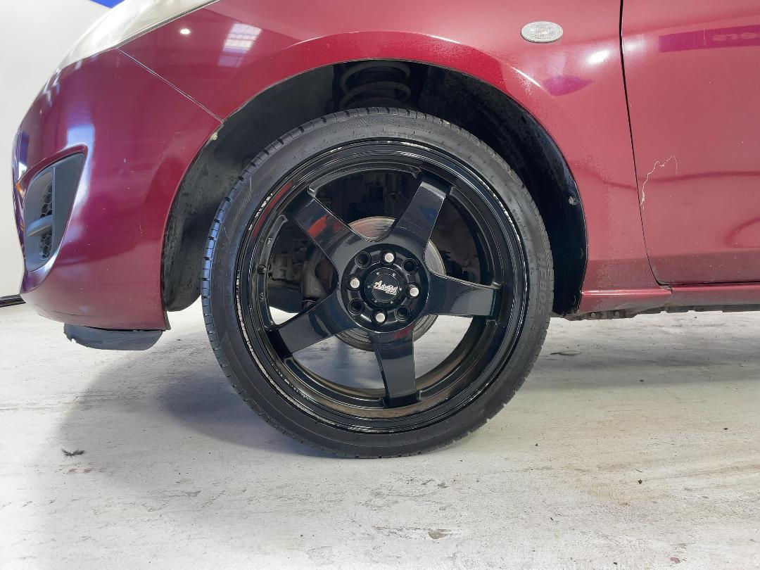 Photo '10' of Mazda Demio