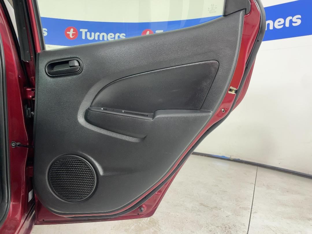 Photo '19' of Mazda Demio