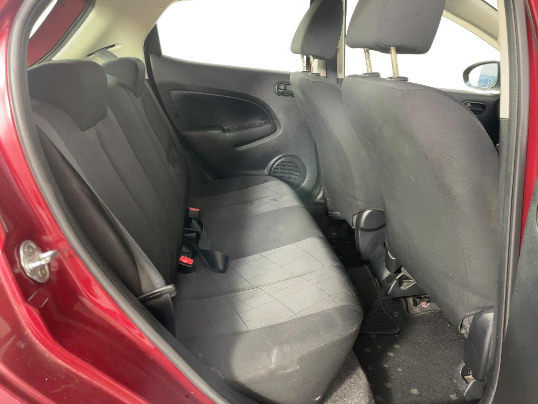 Photo '20' of Mazda Demio